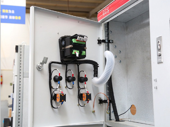 GCS低压抽出式开关柜